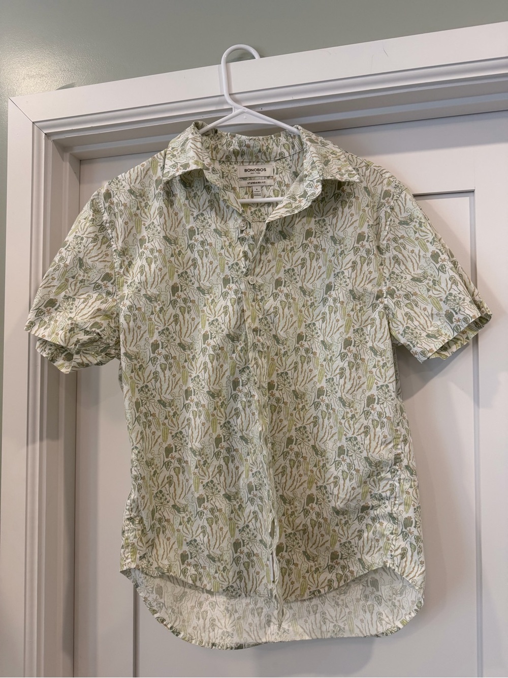 Bonobos Short-Sleeve Botanical Print Button-Down Shirt in Light Green and White